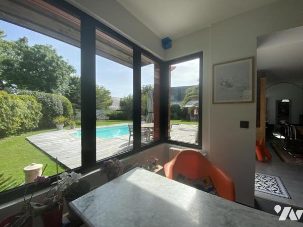 MAISON RECENTE AVEC PISCINE ET DEPENDANCE - SECTEUR KERDINIO