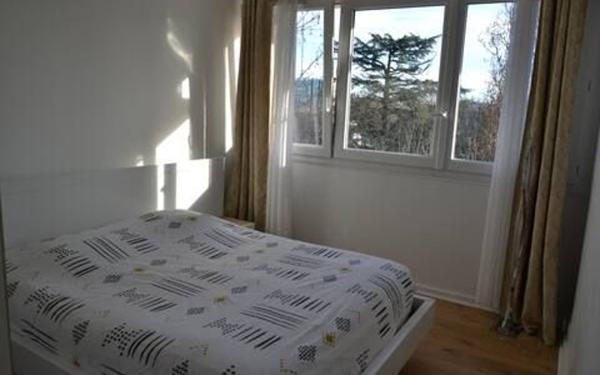 Appartement à louer    3 pièces • 61,63 m2 Châtillon