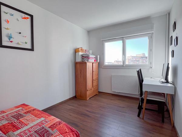 A VENDRE Appartement 4 pièces à Angers - Salpinte, 82 m², 3 chambres, grand séjour exposé sud-ouest