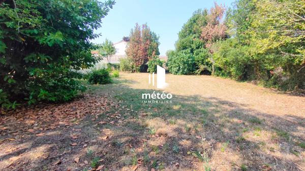 Terrain ANGLES – 1043m²