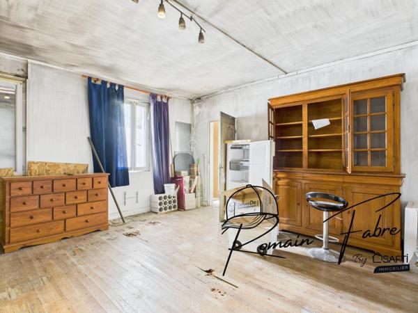 Maison à rénover avec 3 chambres ou possibilité de 2 logements locatifs…