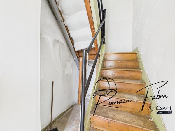 Maison à rénover avec 3 chambres ou possibilité de 2 logements locatifs…