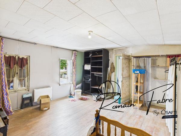 Maison à rénover avec 3 chambres ou possibilité de 2 logements locatifs…