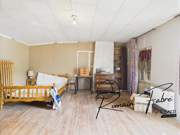 Maison à rénover avec 3 chambres ou possibilité de 2 logements locatifs…