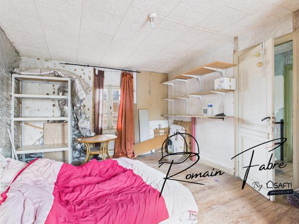 Maison à rénover avec 3 chambres ou possibilité de 2 logements locatifs…