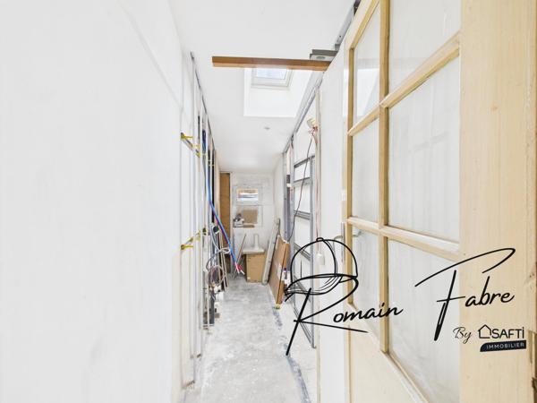 Maison à rénover avec 3 chambres ou possibilité de 2 logements locatifs…