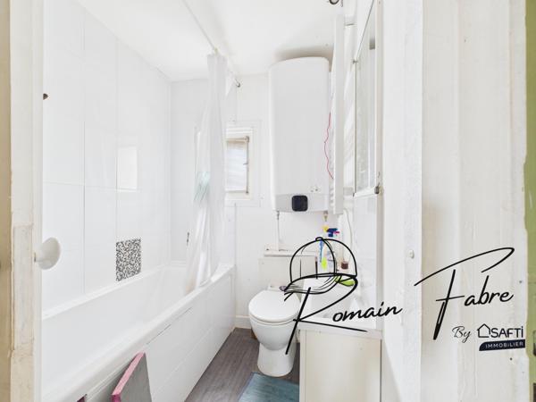 Maison à rénover avec 3 chambres ou possibilité de 2 logements locatifs…