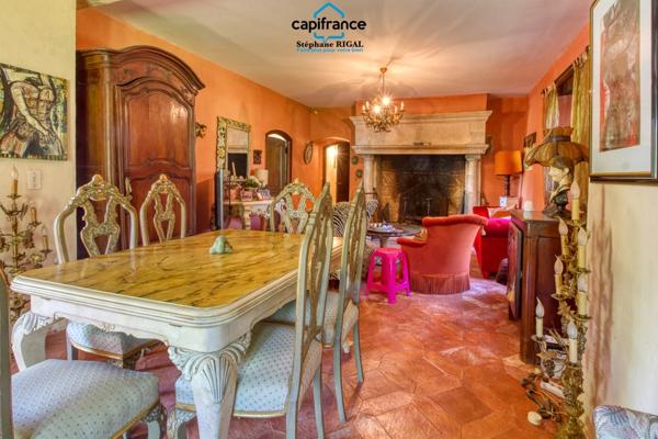 Propriete à vendre 7 pièces FUMEL (47) Propriété de 230m2 sur 11ha de prairie et de bois. Piscine et lac