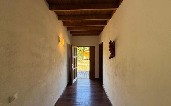 Maison à vendre    3 pièces •  Mana