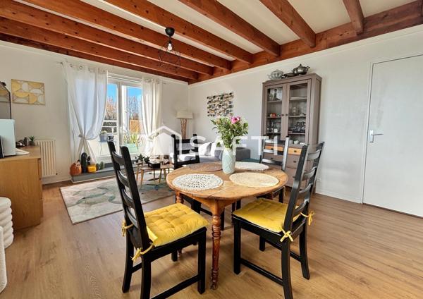 Duplex T4 avec balcon très bien exposé