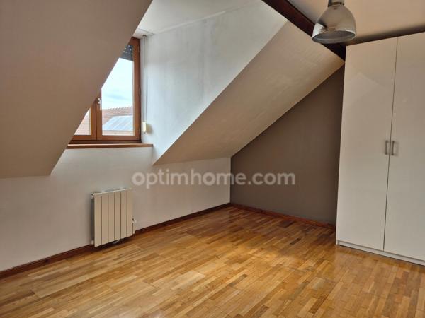 Fermette rénovée offrant 6 chambres sur parcelle de 1703m2