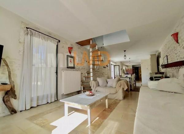 Charme - Atypique - Belle Restauration - Piscine