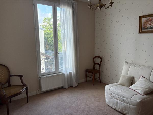 Maison
         4 pièces
        - 100 m² Bien prestige 824 000 € *