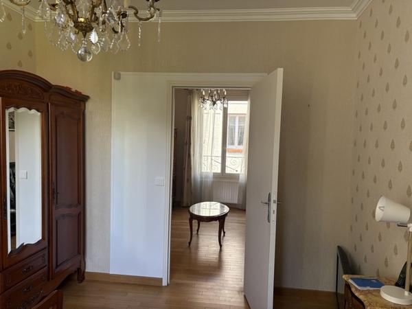 Maison
         4 pièces
        - 100 m² Bien prestige 824 000 € *