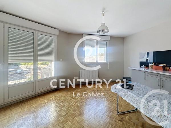 Appartement F2 à vendre  2 pièces - 34 m 2   GUINGAMP  - 22