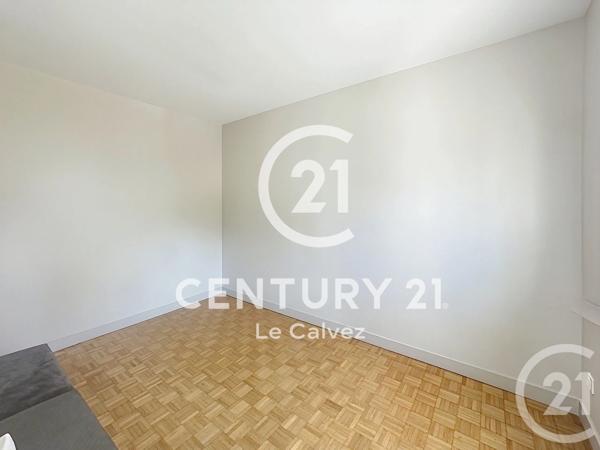 Appartement F2 à vendre  2 pièces - 34 m 2   GUINGAMP  - 22