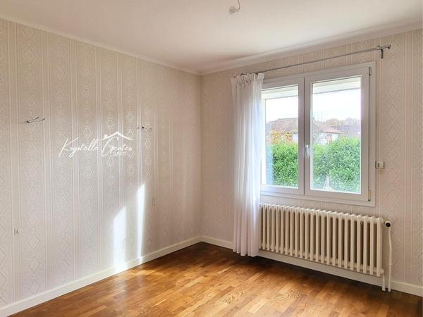 Maison individuelle en impasse avec jardin