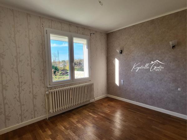 Maison individuelle en impasse avec jardin