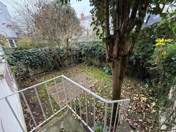 Appartement deux chambres avec jardin, rue Origet au jardin des Prébendes 