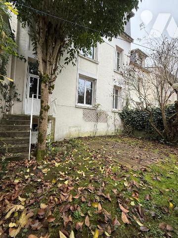 Appartement deux chambres avec jardin, rue Origet au jardin des Prébendes 