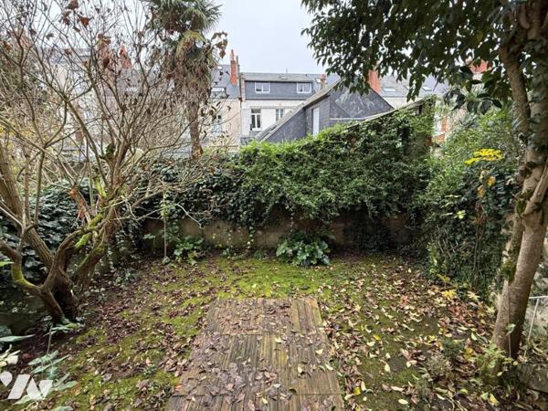 Appartement deux chambres avec jardin, rue Origet au jardin des Prébendes 