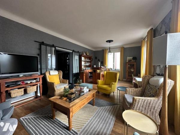 MONTEBOURG (50310), Plein Centre