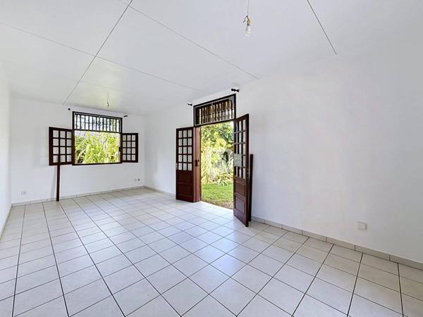 DPT GUYANE, à vendre CAYENNE maison individuelle T4 + appartement T2 de 139 m²