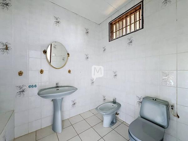 DPT GUYANE, à vendre CAYENNE maison individuelle T4 + appartement T2 de 139 m²