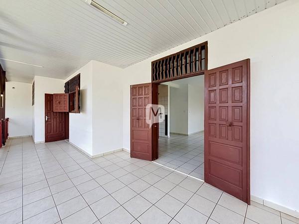 DPT GUYANE, à vendre CAYENNE maison individuelle T4 + appartement T2 de 139 m²