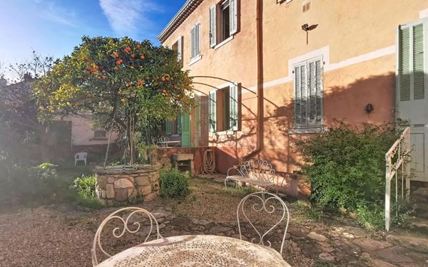 Maison à vendre    7 pièces • 131 m2 Toulon