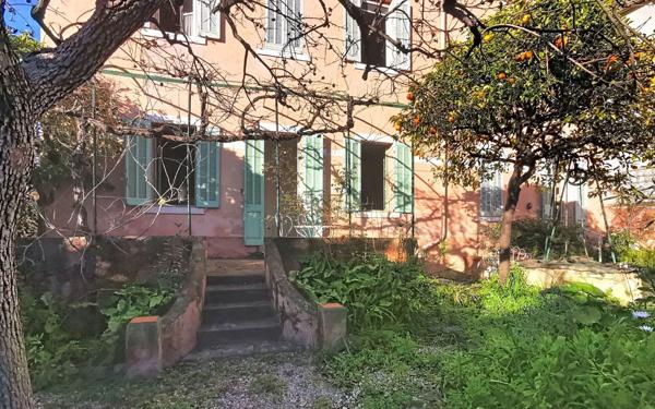 Maison à vendre    7 pièces • 131 m2 Toulon