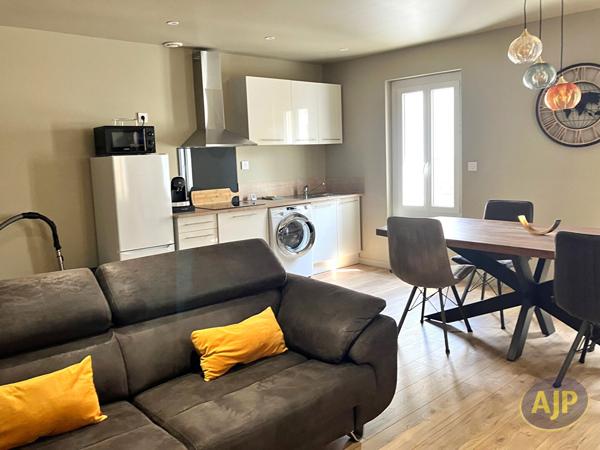 Appartement à louer Libourne : 2 pièces, 50m² avec 1 chambre(s) à 760€ - AJP Immobilier Saint Andre de Cubzac