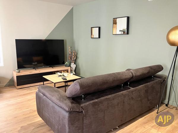 Appartement à louer Libourne : 2 pièces, 50m² avec 1 chambre(s) à 760€ - AJP Immobilier Saint Andre de Cubzac