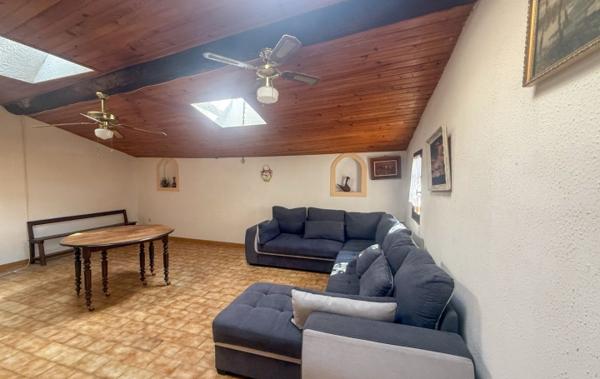 Vente Maison de ville Avec grand garage à rénover Meze   