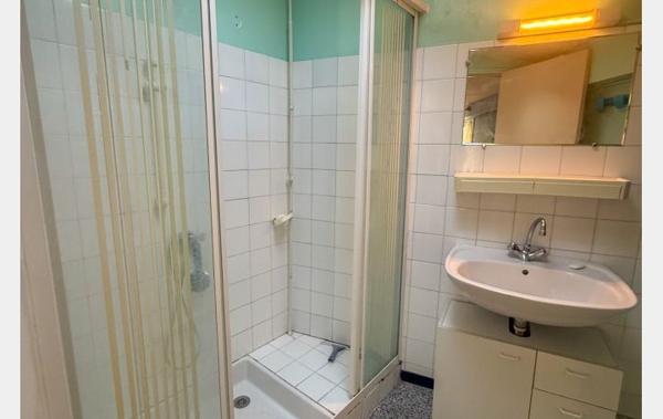 Vente Maison de ville Avec grand garage à rénover Meze   