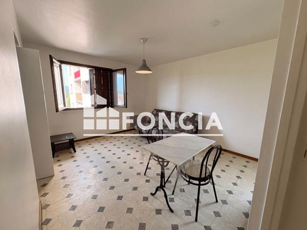 Location Studio 25.65 m² - Cahors 46000