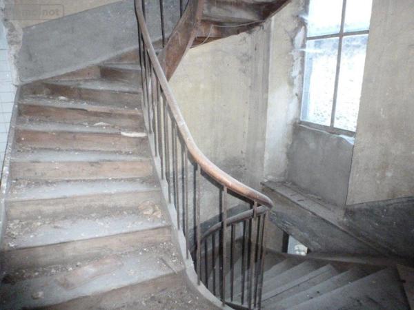 Immeuble à vendre à Saint-Flour dans le Cantal (15100), ref : 044/861