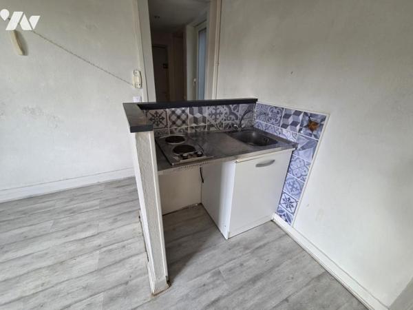 LILLE A MOINS DE 10 MINUTES A PIED DU METRO GAMBETTA OU WAZEMMES STUDIO DE 22, 1 M2 A RENOVER - 