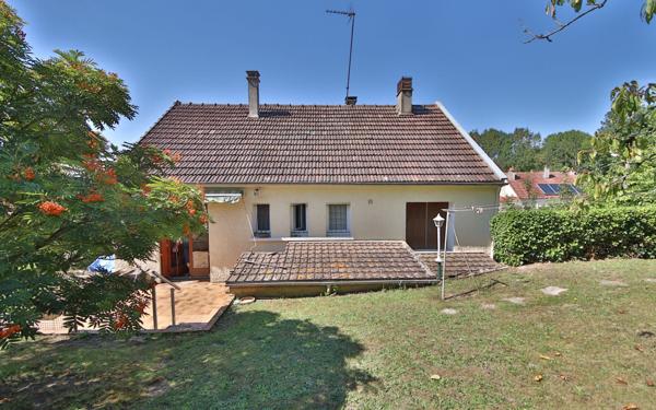 Maison à vendre    4 pièces • 76 m2 Étampes-sur-Marne