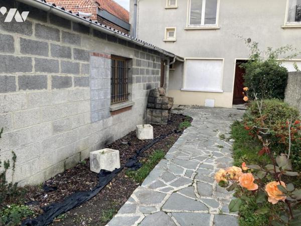 AGNY - MAISON A RENOVER ENTIEREMENT avec garage et jardin. 