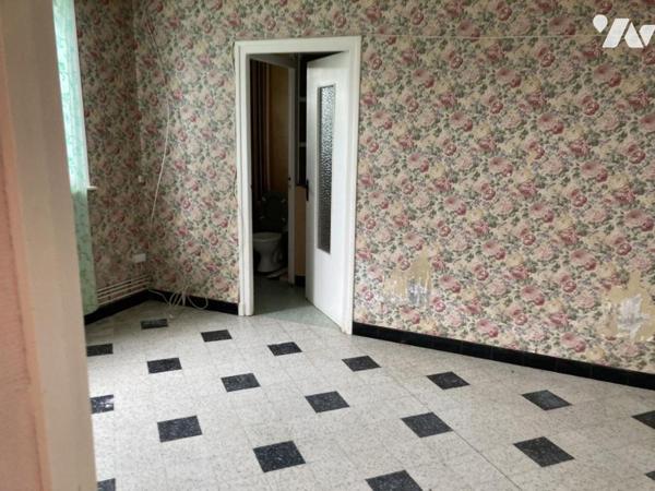 AGNY - MAISON A RENOVER ENTIEREMENT avec garage et jardin. 
