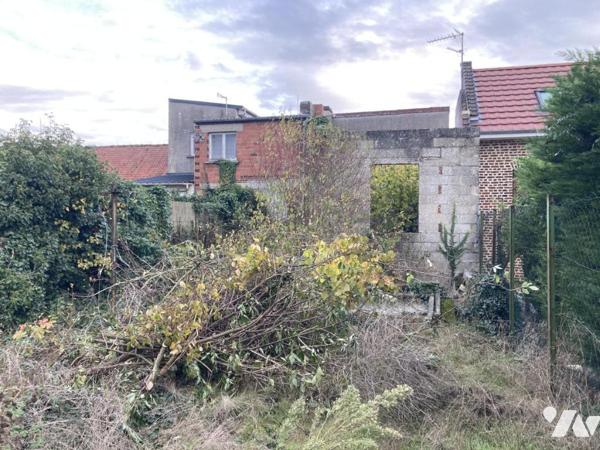 AGNY - MAISON A RENOVER ENTIEREMENT avec garage et jardin. 