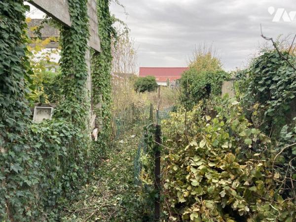 AGNY - MAISON A RENOVER ENTIEREMENT avec garage et jardin. 