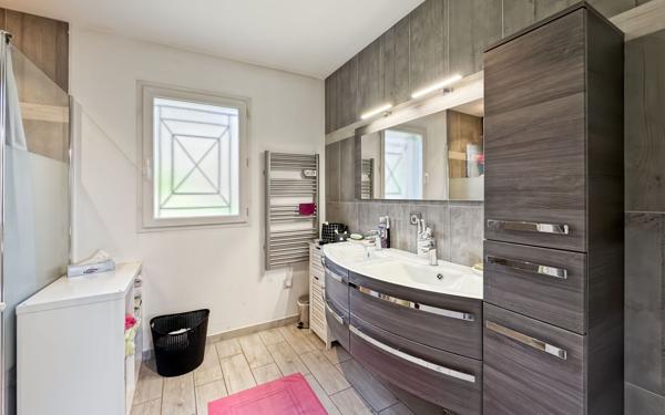 Maison à vendre    6 pièces •  Trélissac