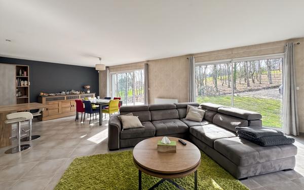 Maison à vendre    6 pièces •  Trélissac