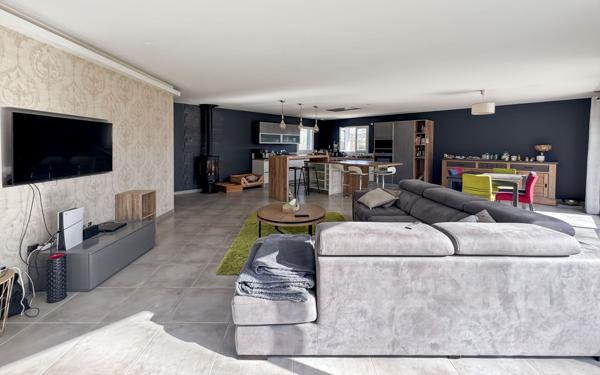 Maison à vendre    6 pièces •  Trélissac