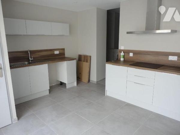 A VENDRE sur NIEPPE dans le NORD (59)- MAISON de ville entièrement rénovée avec matériaux de qu...