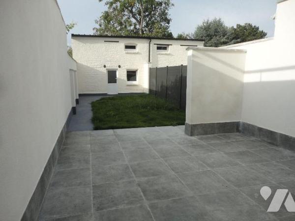 A VENDRE sur NIEPPE dans le NORD (59)- MAISON de ville entièrement rénovée avec matériaux de qu...