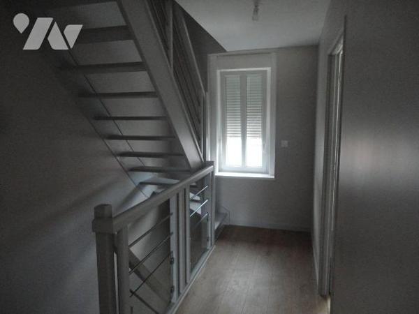 A VENDRE sur NIEPPE dans le NORD (59)- MAISON de ville entièrement rénovée avec matériaux de qu...