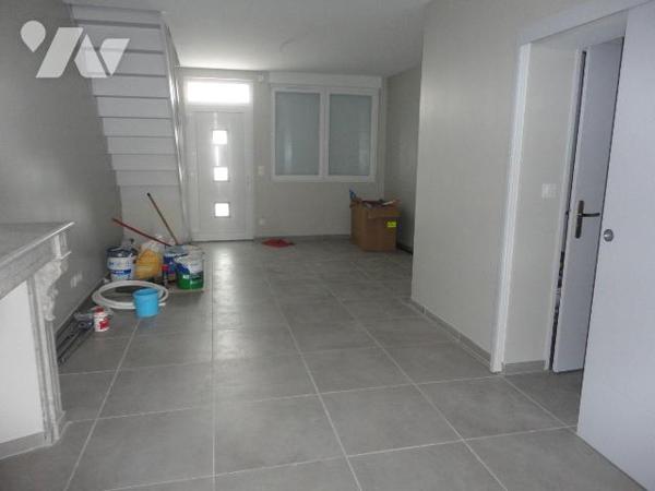 A VENDRE sur NIEPPE dans le NORD (59)- MAISON de ville entièrement rénovée avec matériaux de qu...